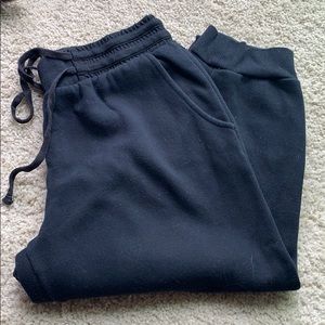 Fabletics Capri Black Joggers